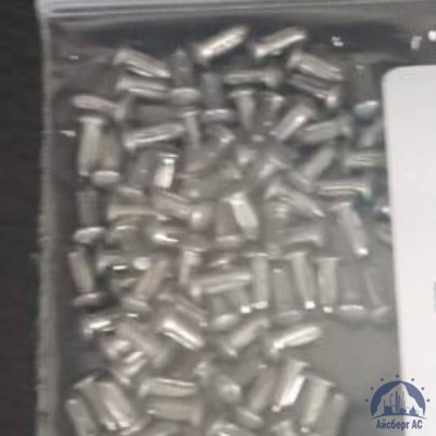 Заклёпка пластиковая забивная белая 3х5,7 мм без шляпки купить в Караганде