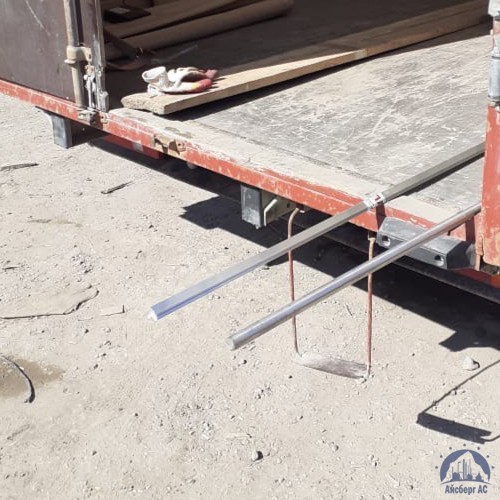 Уголок титановый