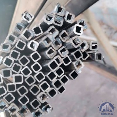 Труба нержавеющая квадратная 10х10х1 мм зеркальная AISI 304 DIN 2395 купить в Караганде